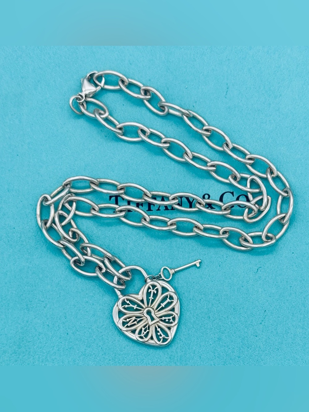 Tiffany and Co. Filigree Heart Key Oval Link Retired necklace 17.5”